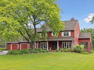 24 Meadowlark Ln, North Oaks, MN 55127