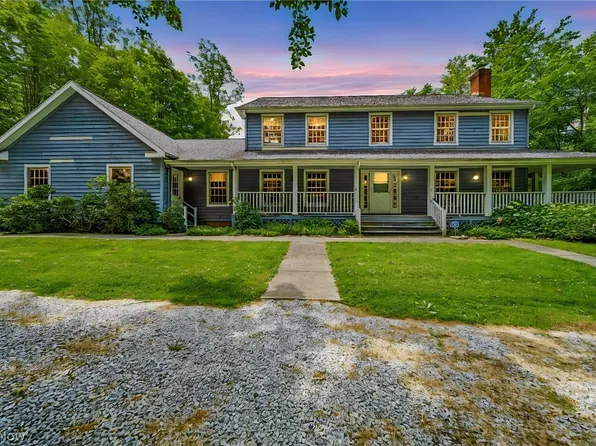 8325 Lincoln Dr, Chesterland, OH 44026