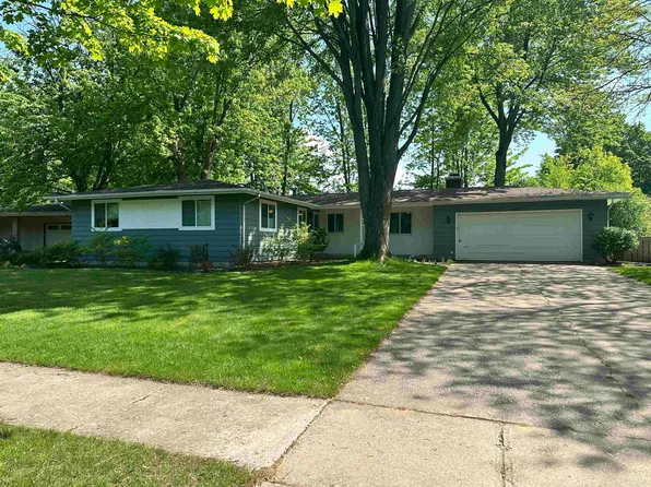 413 Hunters Rdg, Midland, MI 48640