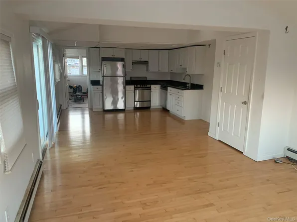 2A Bayview Ave E, Lindenhurst, NY 11757