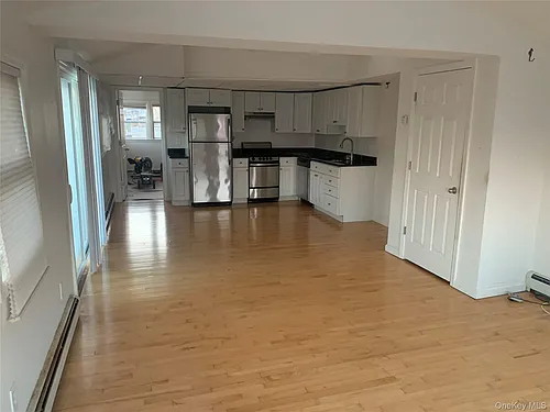 2A Bayview Ave E Photo 1