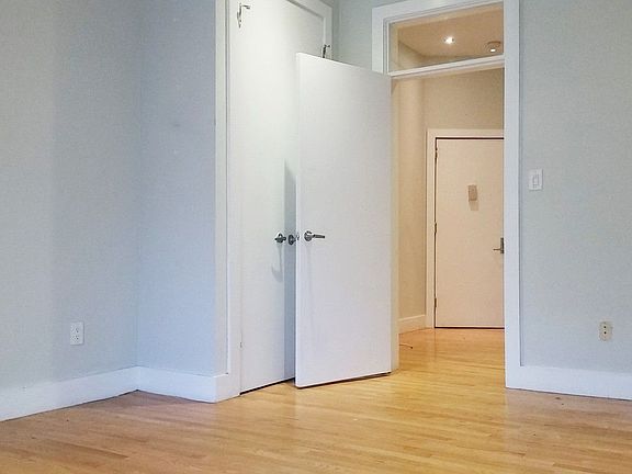 5th image of 215 Maujer St #1B