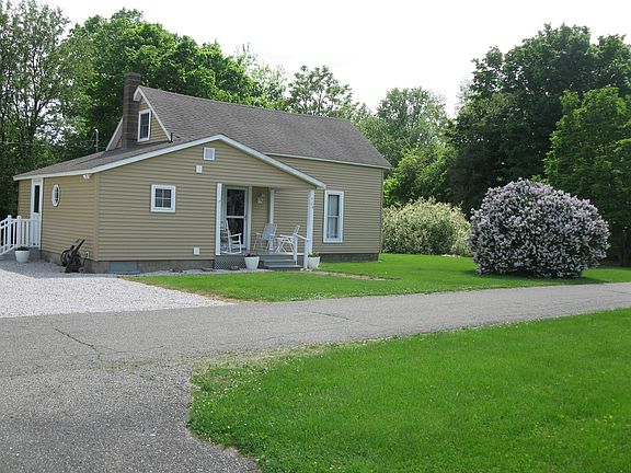 2nd image of 706 E 1st St