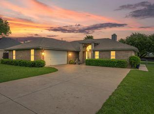 1816 Emerald Isle Dr, Leander, TX 78641