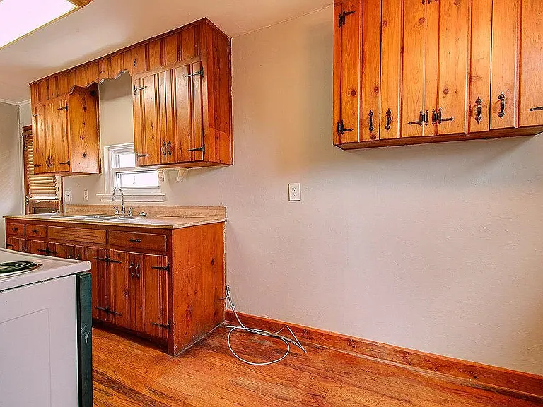 3705 Oxford St — Photo 6