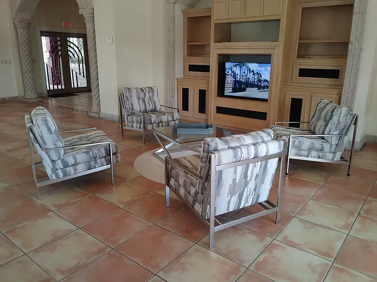 La Herencia Apartments — Photo 17