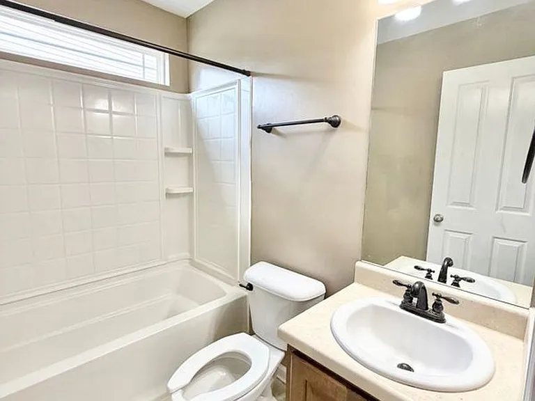 240 Summer Hill Way — Photo 10