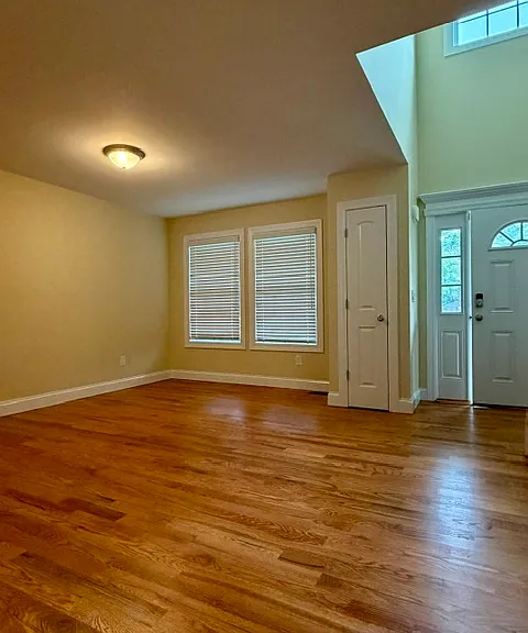 497 Carnation Dr — Photo 6