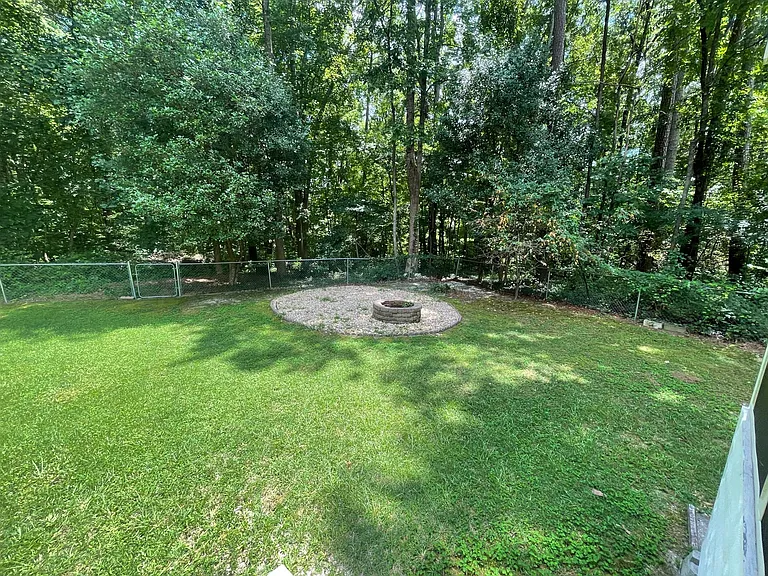 2423 Falcon Ct — Photo 21