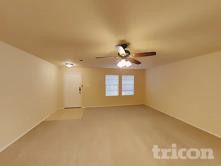 1248 Collett St — Photo 2