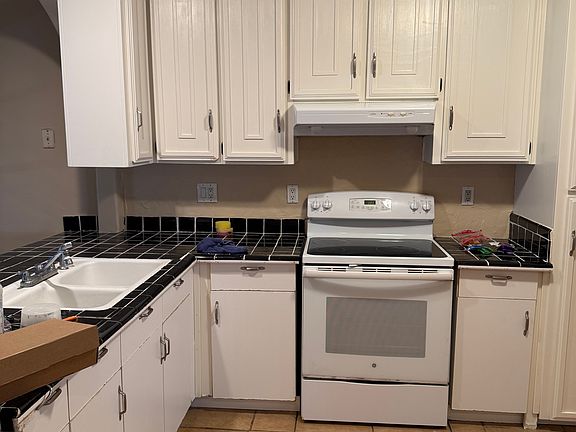 2nd image of 1059 Dill Way