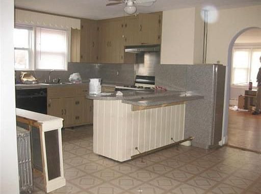 4th image of 36 Cosgrove Ave