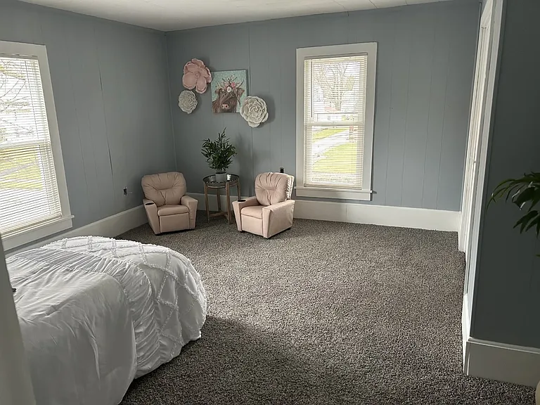 865 Franklin Ave — Photo 2