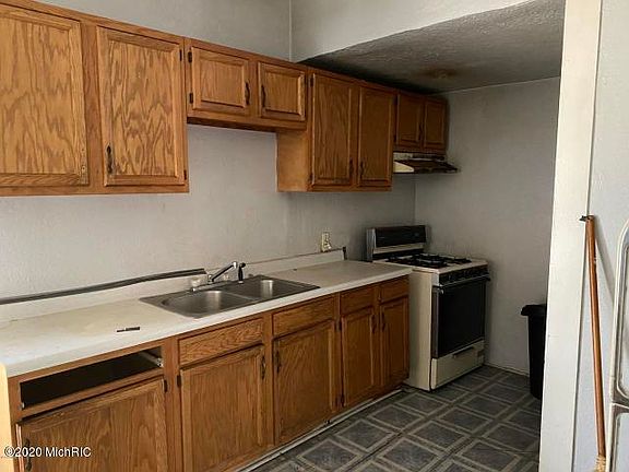 5th image of 330 Martin Luther King Jr St SE