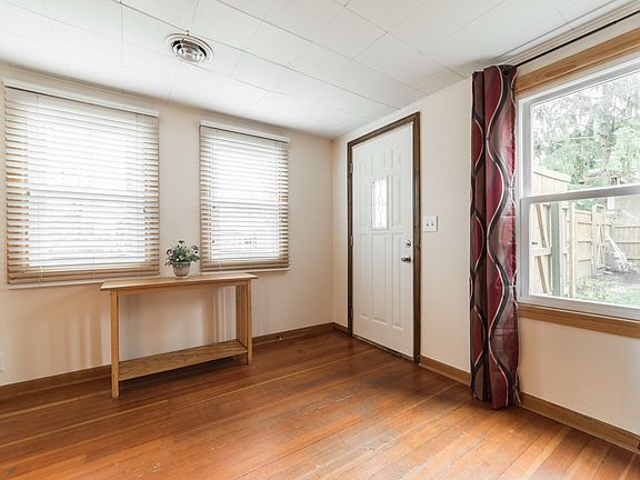5th image of 314 Wood St