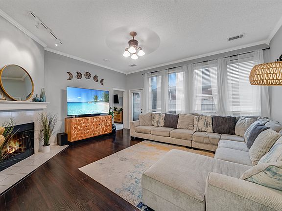 3rd image of 4152 Creekhollow Dr