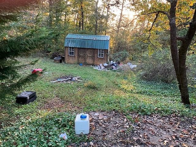 2nd image of 533 Davis Rd