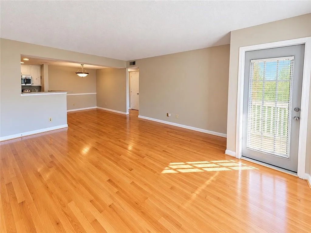 1 bed, 1.0 bath, 690 sqft, $1,795 — Photo 1