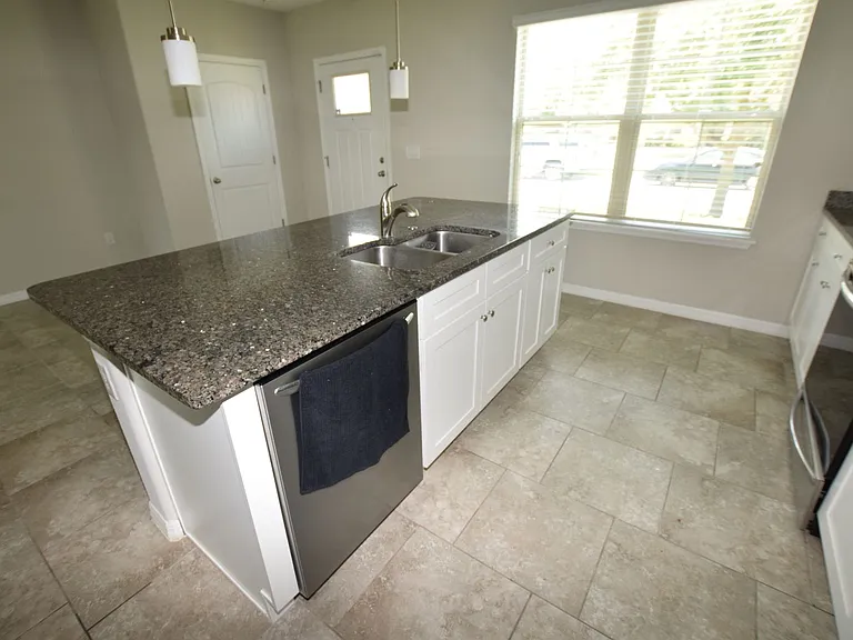 16097 Pebble Bluff Loop — Photo 11