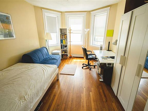 2nd image of 1677 Commonwealth Ave APT 10