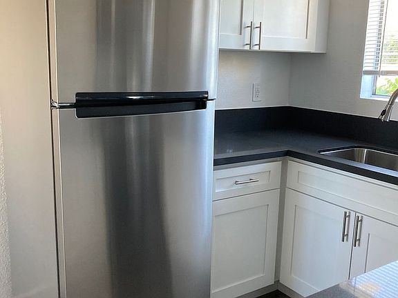 4th image of 6555 La Mirada Ave #14