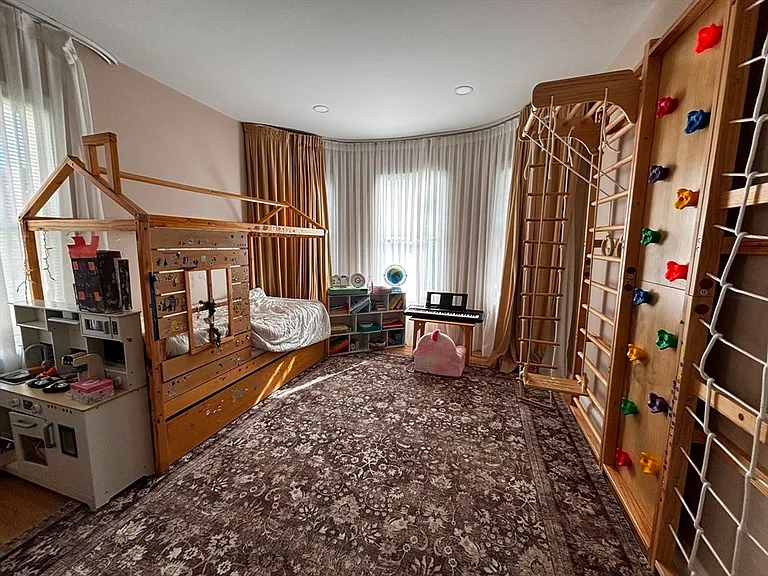 130 Dale St #1 — Photo 13