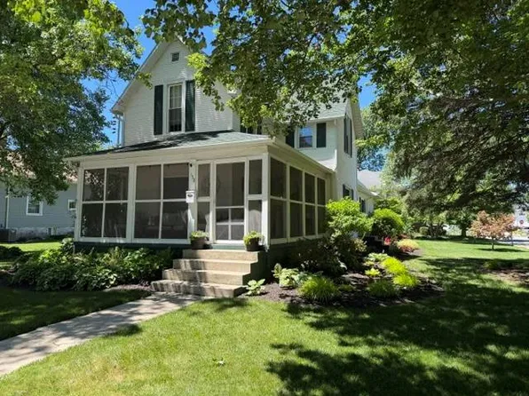 158 N Madison St, Nappanee, IN 46550