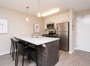 703 Sterling Lyon Pkwy #2A, Winnipeg, MB R3P2T7