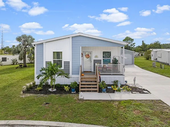 75 Sanders Ct, North Fort Myers, FL 33903