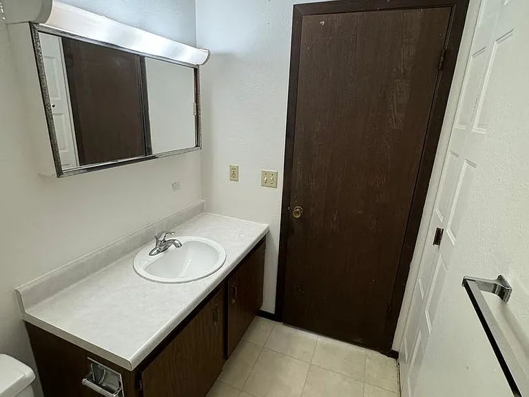 BK-North Hill Apartment — Photo 15