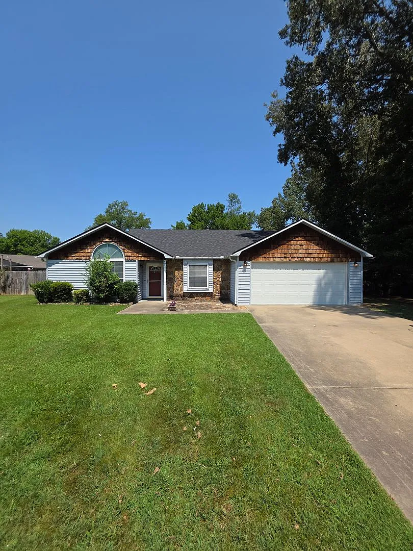 604 Cricket Cove — Photo 1