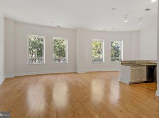 201 N 8th St APT 105, Philadelphia, PA 19106