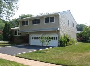 26 Library Pl, Edison, NJ 08820