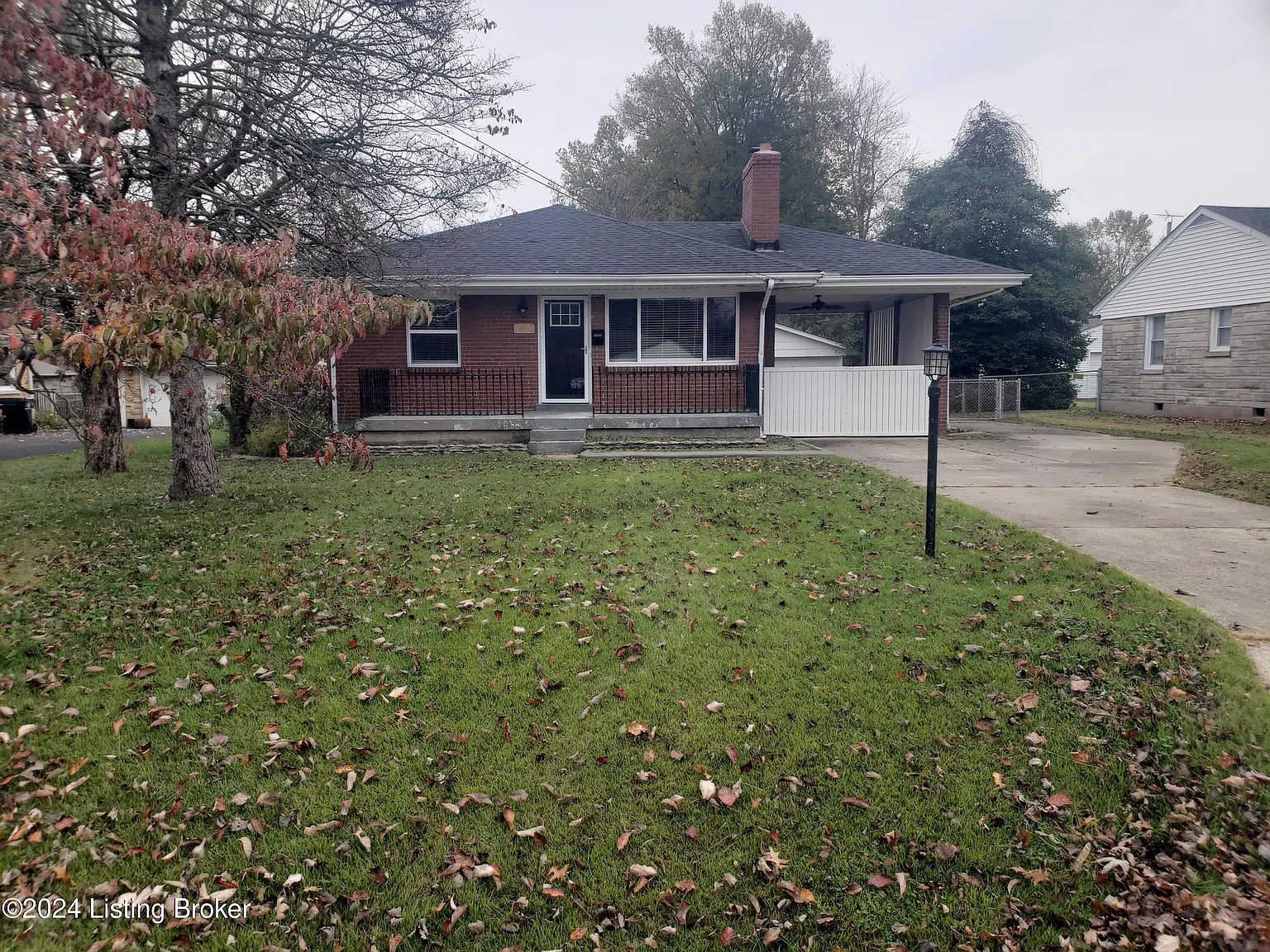 5429 Southview Dr photo 1