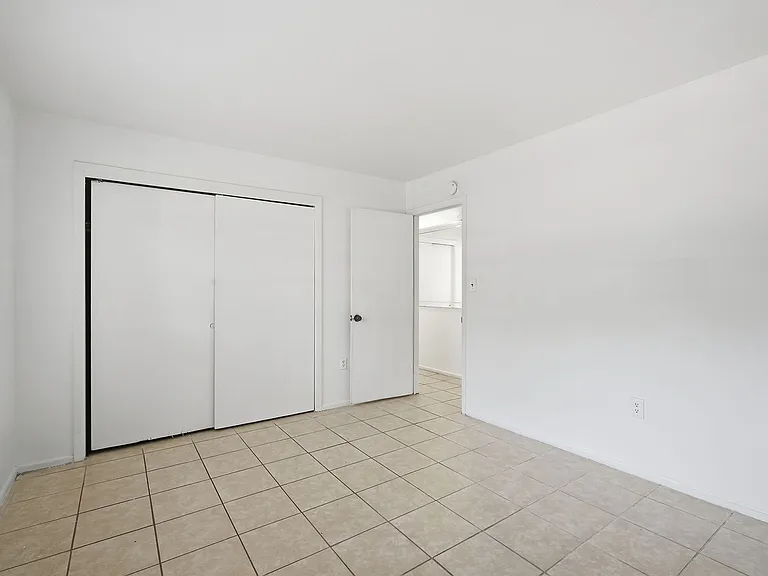 5801 11th Street Ct E — Photo 13