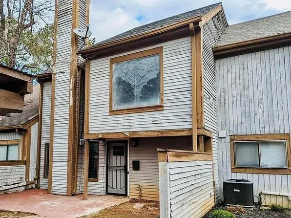 95 Willowick Dr, Lithonia, GA 30038