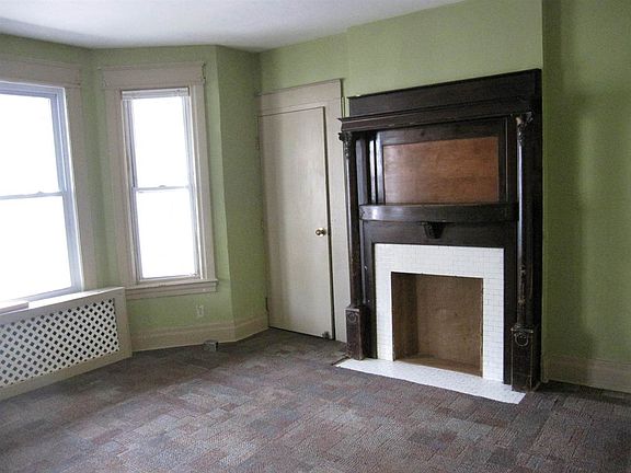 4th image of 490 Hudson Ave