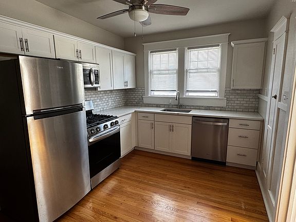 5th image of 122 Pinewoods Ave #2