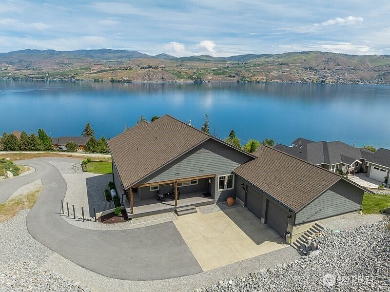 2nd image of 191 Grandview Lane