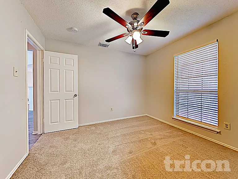 2537 Rialto Way — Photo 14