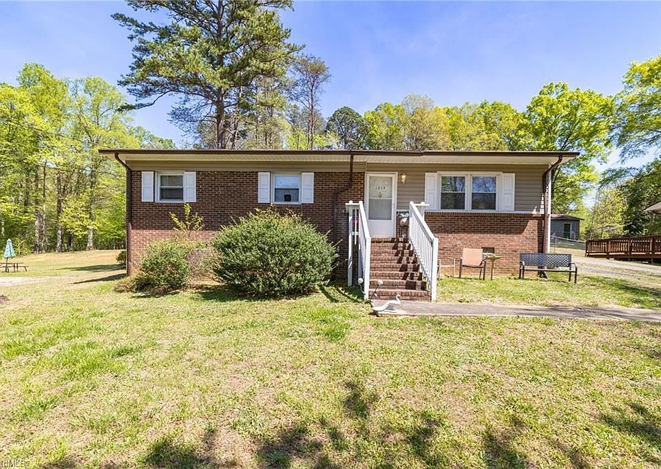 1st image of 1014 Pine Ln