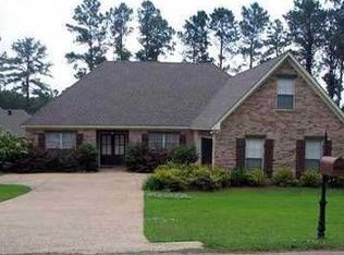 513 Pelahatchie Shore Dr, Brandon, MS 39047