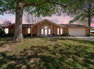1613 Marietta St, Pryor, OK 74361