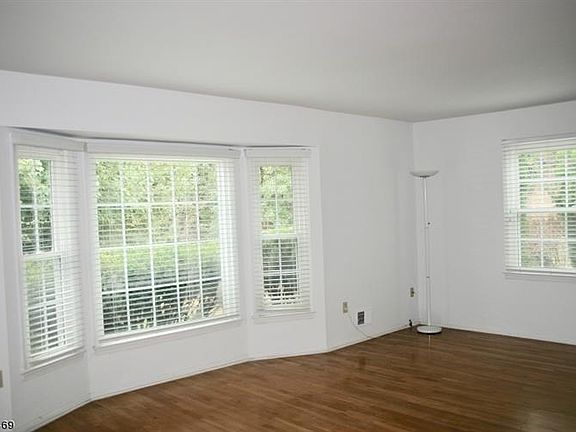 3rd image of 156 Brandywyne Dr