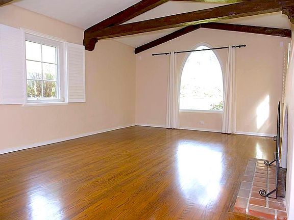 4th image of 1651 S Oak Knoll Ave
