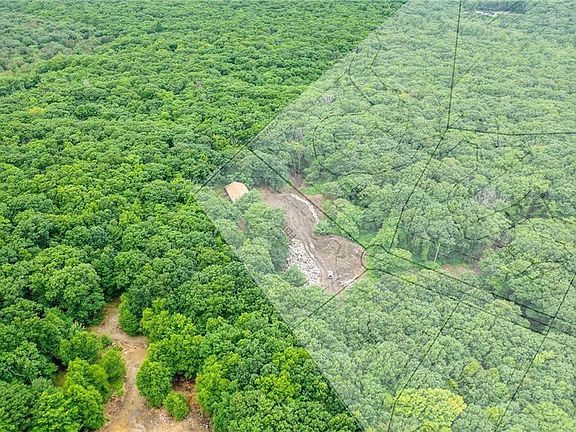 3rd image of 35 Forest Ln