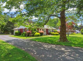 16 Colonial Dr, East Patchogue, NY 11772