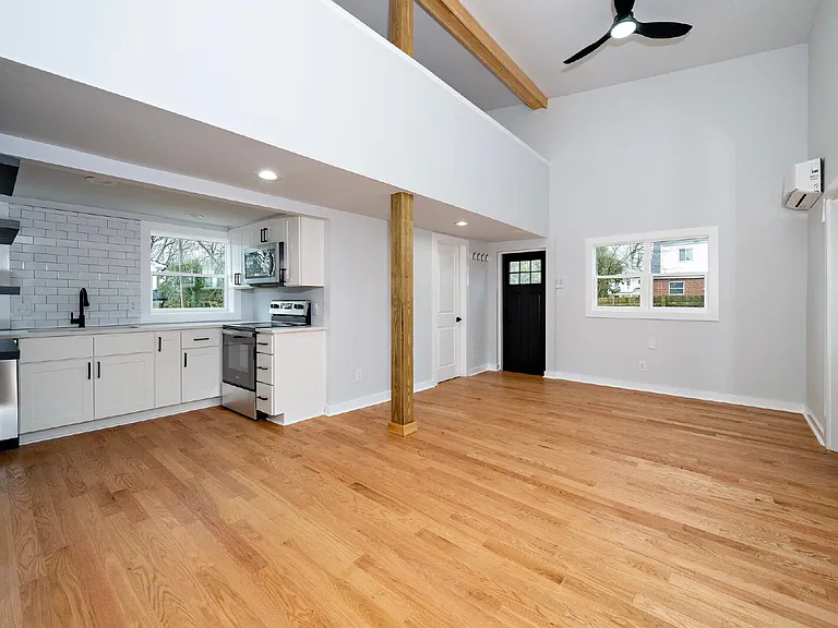 210 Lincoln Ct — Photo 8