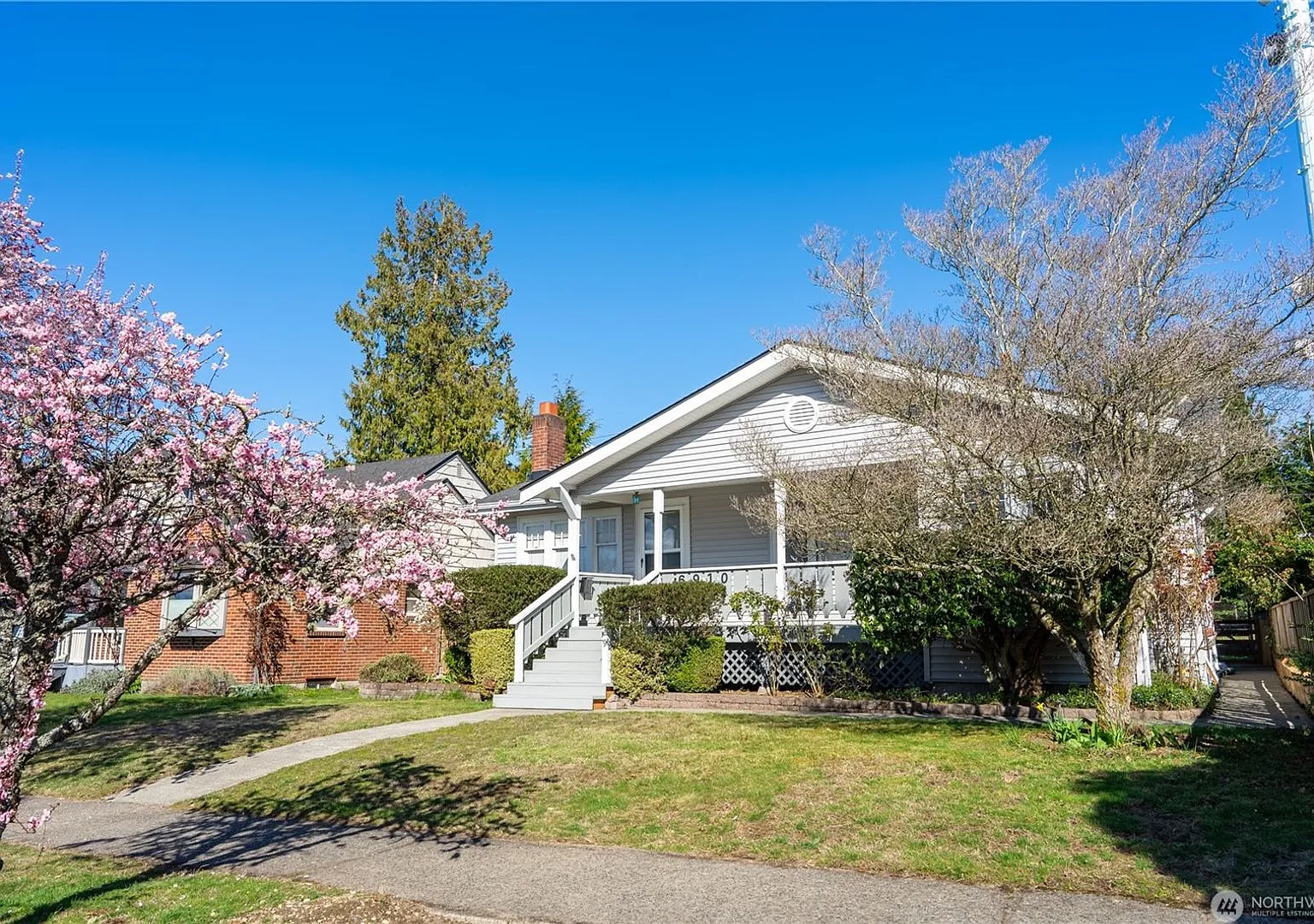 3Bd/2Ba Seattle Home — Photo 3