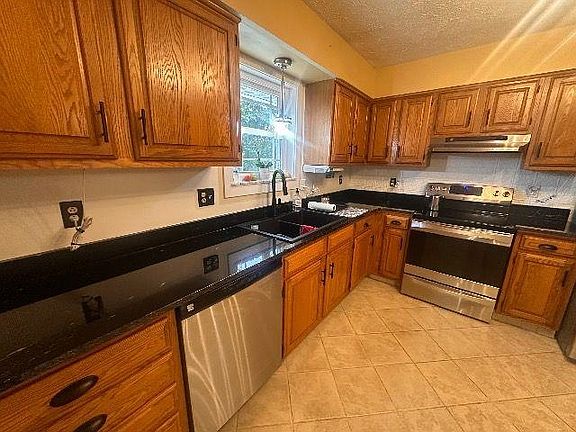 4th image of 2813 Florence Ct